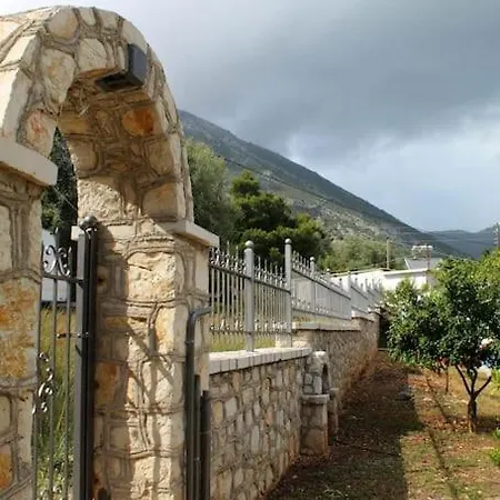 Gt Traditional Windmill * Kalamos (Kalamos)
